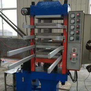 Piastrelle di pavimentazione in gomma che fanno il macchinario con Ce